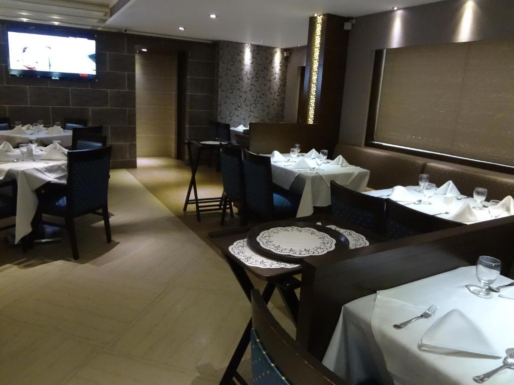 Hotel Capitol Thane Eksteriør bilde