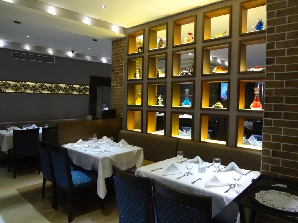 Hotel Capitol Thane Eksteriør bilde
