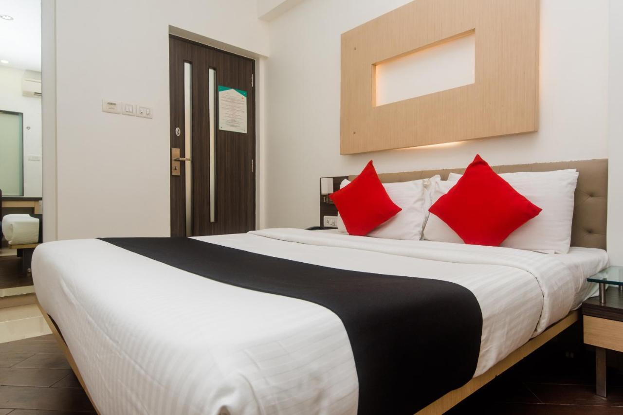 Hotel Capitol Thane Eksteriør bilde