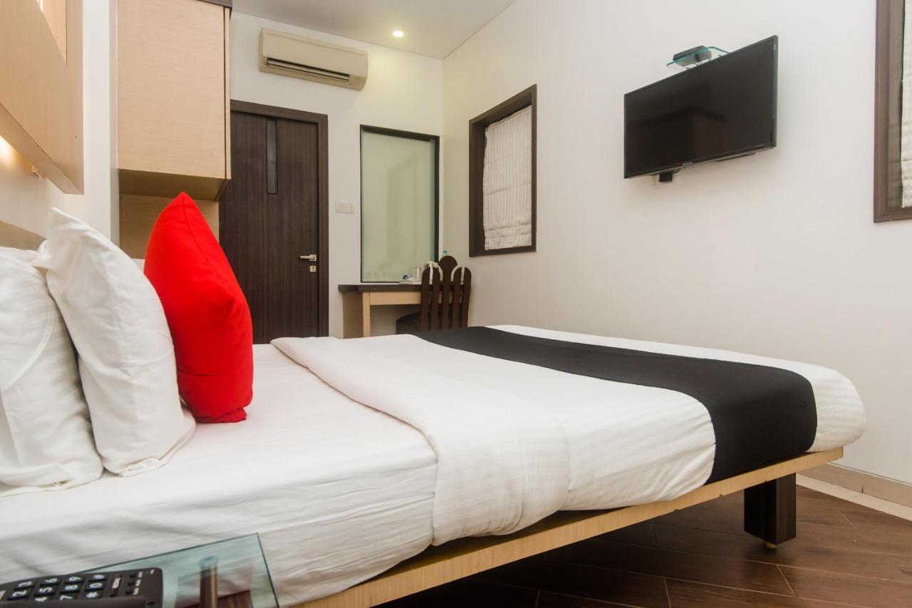 Hotel Capitol Thane Eksteriør bilde